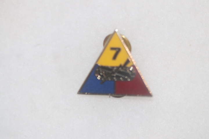 US ARMY 7th ARMOURED DIVISION ENAMEL DISTINCTIVE UNIT CREST DI