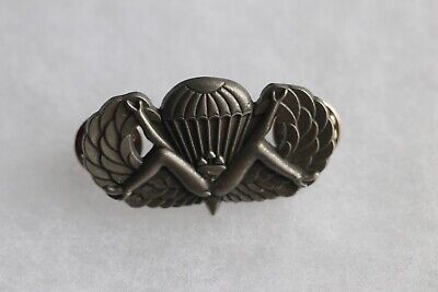 VIETNAM STYLE US ARMY  METAL BUSH PILOT JUMPER WING BIKER? RUDE 1ST PIC CENSORED