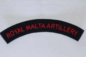 ROYAL MALTA ARTILLERY CLOTH SHOULDER TITLE SINGLE