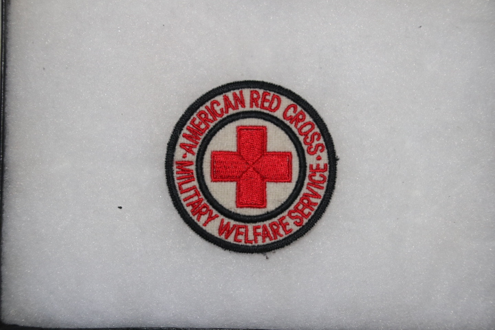 WW2 TYPE AMERICAN RED CROSS MILITARY WELFARE SERVICE CLOTH SHOULDER PATCH BADGE