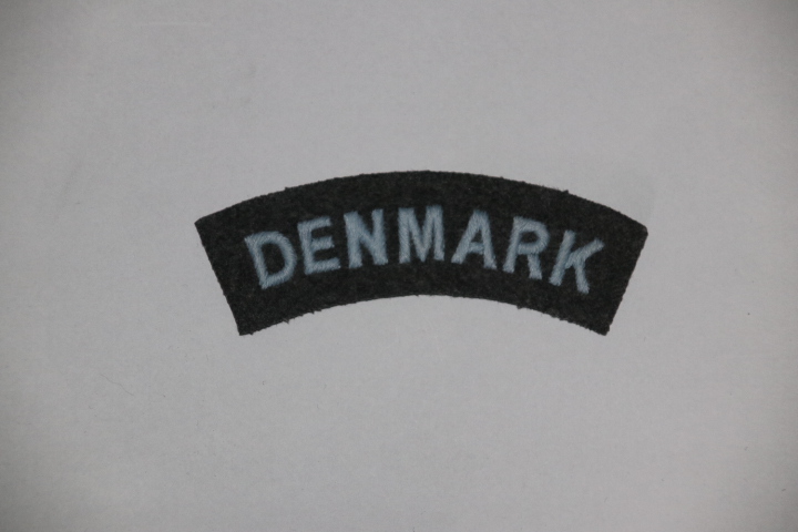WW2 BRITISH RAF ROYAL AIR FORCE DENMARK NATIONALITY CLOTH SHOULDER TITLE OFFICER'S
