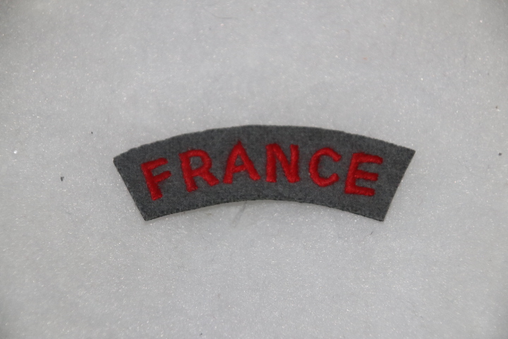 FREE FRENCH FRANCE LIBRE SHOULDER TITLE FEMMES FEMALE ATS RED WW2 X1