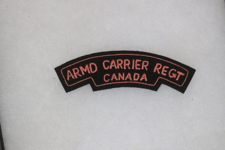 WWII PATTERN CANADIAN ARMY SHOULDER TITLE ARMOURED CARRIER REGIMENT CANADA