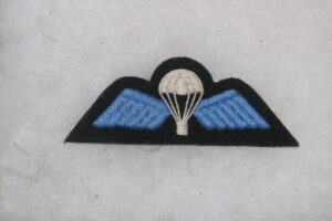 WW2 SOE PATTERN BRITISH ARMY CLOTH PARACHUTE AIRBORNE QUALIFICATION WING ON BLACK